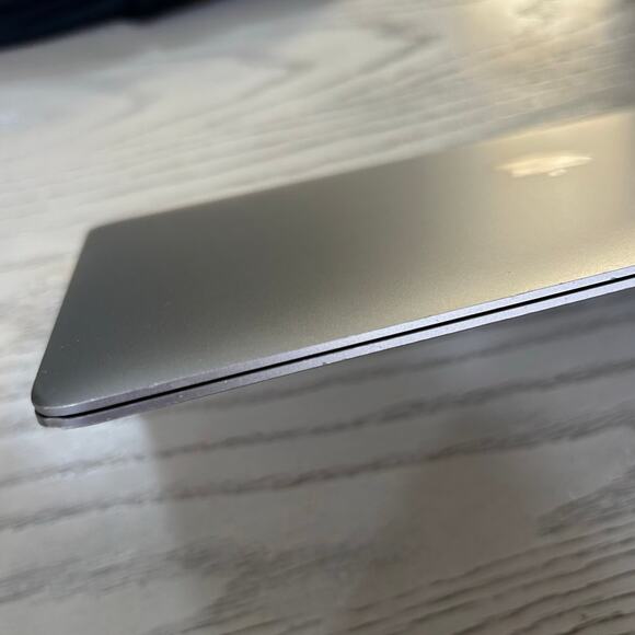 Apple 13” MacBook Air With Apple M1 Chip Gray Laptop With Original Box - Picture 8 of 11